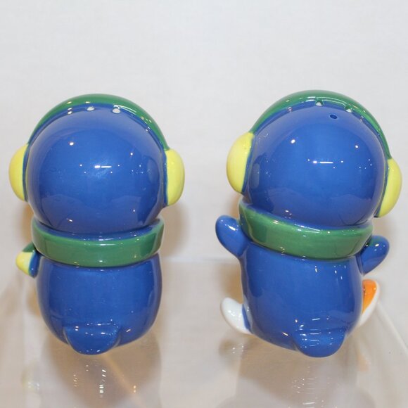 Miniature Ceramic Christmas Penguin Salt & Pepper Shakers - Picture 3 of 5